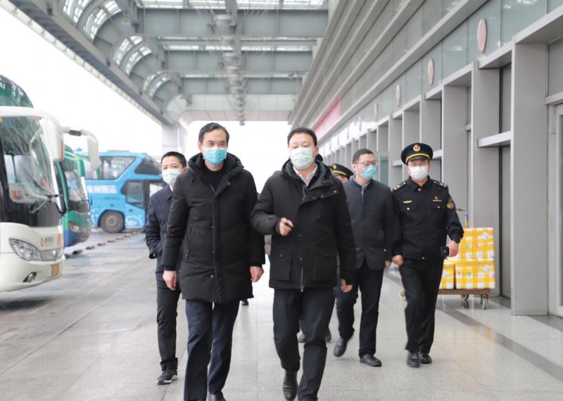 局領(lǐng)導至常州汽車站開展節(jié)前一線服務(wù)窗口走訪和安全、防疫督查